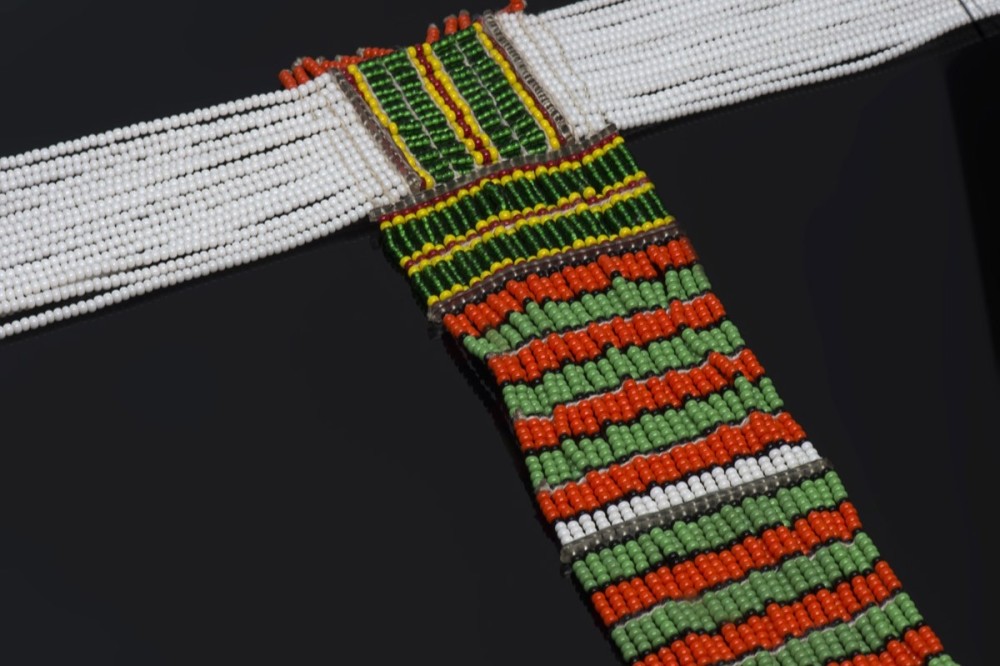 TOPOSABACKPIECE DETAIL