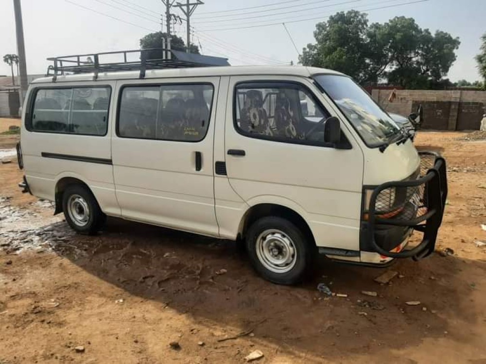 Toyota Hiace Van 3L