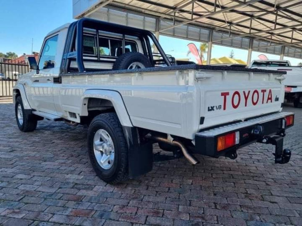 2019 Toyota Land Cruiser 79 4.5D-4D LX V8 - R110 000.00