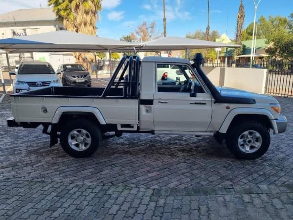 2019 Toyota Land Cruiser 79 4.5D-4D LX V8 - R110 000.00