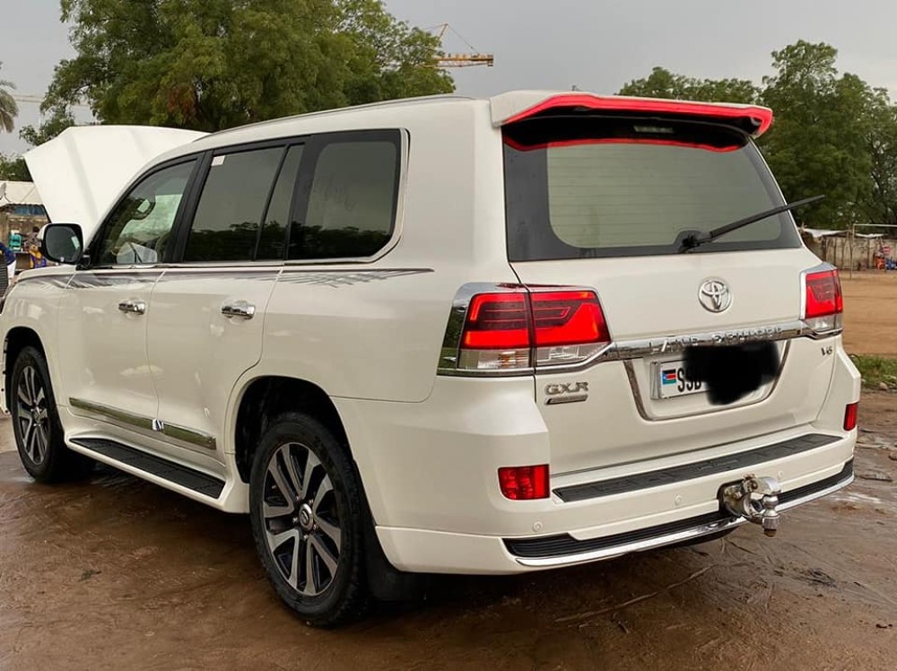 Toyota land cruiser V6